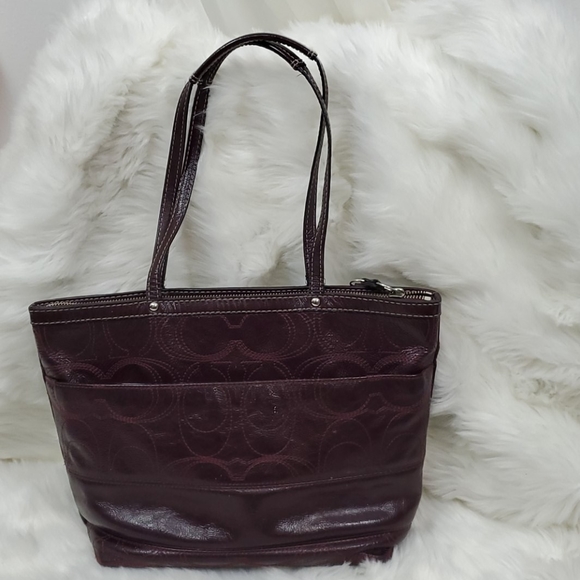 Coach patent leather signature shoulder purse bag cherry color - Picture 3 of 15